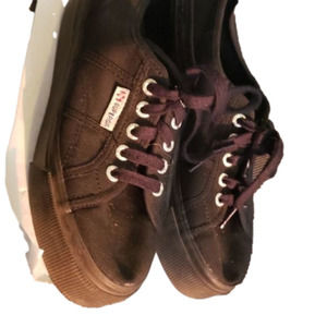 𝅺SUPERGA All black platform shoes 37.5